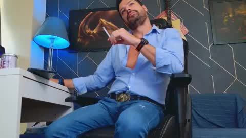 Snapshot of aaronbomer chatting on 09-15-25, 06:13 Aaron online show from 09-15-25, 06:13