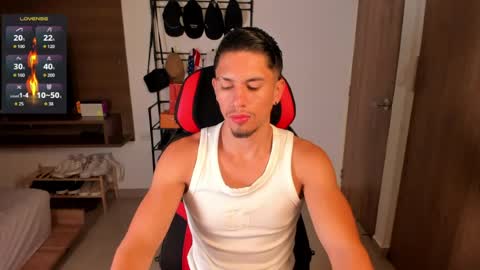 Snapshot of aaronfox_ chatting on 07-21-26, 11:56 AARON online show from 07-21-26, 11:56