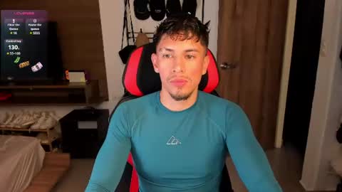 Snapshot of aaronfox_ chatting on 07-29-26, 01:04 AARON online show from 07-29-26, 01:04