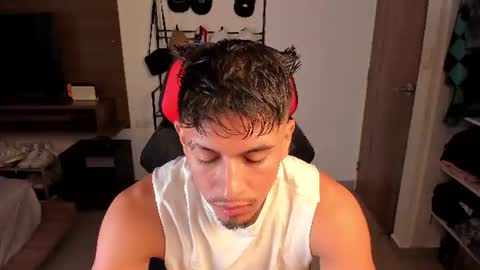 Snapshot of aaronfox_ chatting on 07-31-26, 01:54 AARON online show from 07-31-26, 01:54