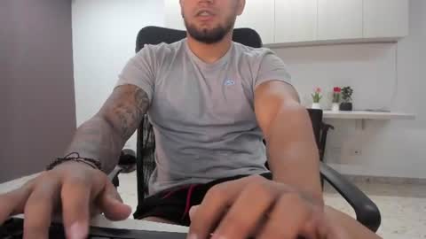 Snapshot of aaronhunter__ chatting on 07-11-26, 10:55 ig aaron hunter123 online show from 07-11-26, 10:55