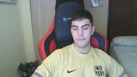 Snapshot of aaronlavine chatting on 12-28-24, 05:35 aaronlavine online show from 12-28-24, 05:35