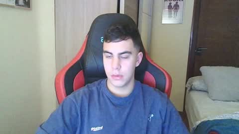 Snapshot of aaronlavine chatting on 02-01-25, 06:51 aaronlavine online show from 02-01-25, 06:51