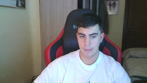 Snapshot of aaronlavine chatting on 02-10-25, 05:30 aaronlavine online show from 02-10-25, 05:30