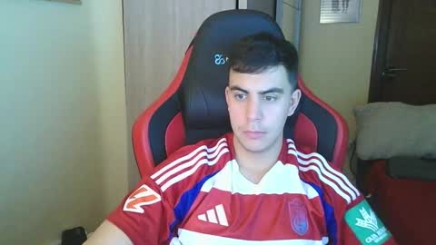 Snapshot of aaronlavine chatting on 02-12-25, 05:16 aaronlavine online show from 02-12-25, 05:16