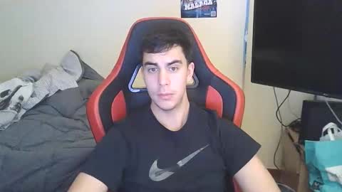 Snapshot of aaronlavine chatting on 11-12-25, 07:03 aaronlavine online show from 11-12-25, 07:03