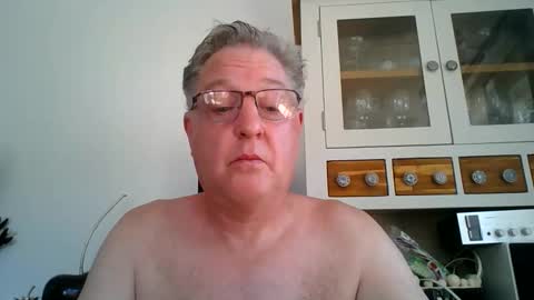 Snapshot of aaronmills55 chatting on 05-25-26, 12:33 Aaron online show from 05-25-26, 12:33