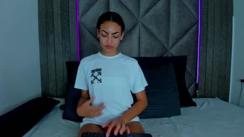   AASHLEY  online show from 01-21-25, 07:39