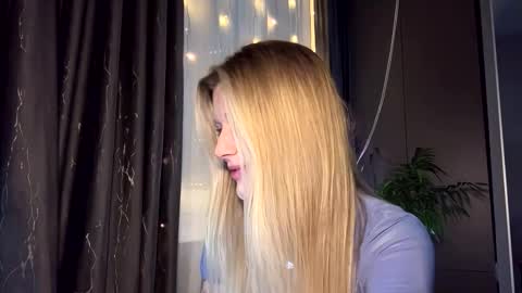 Abbi online show from 12-01-25, 03:28