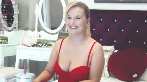 Snapshot of abbeymarley chatting on 06-05-26, 07:41 Abbey online show from 06-05-26, 07:41