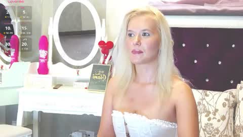 Snapshot of abbeymarley chatting on 07-21-26, 07:16 Abbey online show from 07-21-26, 07:16