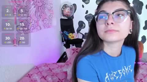 Snapshot of abbie_senjen chatting on 10-12-25, 05:12 April online show from 10-12-25, 05:12