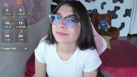 Snapshot of abbie_senjen chatting on 10-26-25, 02:34 April online show from 10-26-25, 02:34