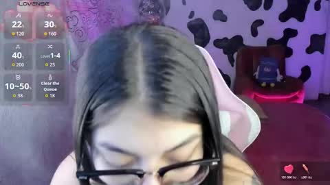 Snapshot of abbie_senjen chatting on 11-10-25, 07:18 April online show from 11-10-25, 07:18