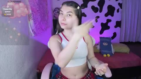 Snapshot of abbie_senjen chatting on 11-18-25, 10:09 April online show from 11-18-25, 10:09