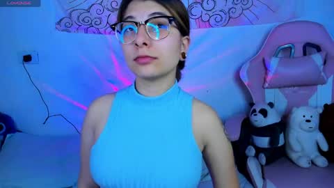 Snapshot of abbie_senjen chatting on 05-14-26, 05:47 April online show from 05-14-26, 05:47