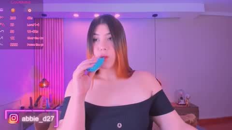 Abbie Edmond  online show from 11-25-25, 03:50