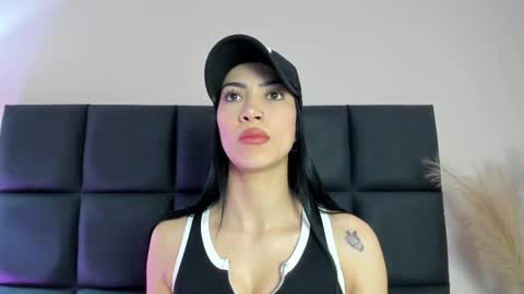 Snapshot of abbiejoness_ chatting on 10-08-25, 11:30 Abbie Joness online show from 10-08-25, 11:30
