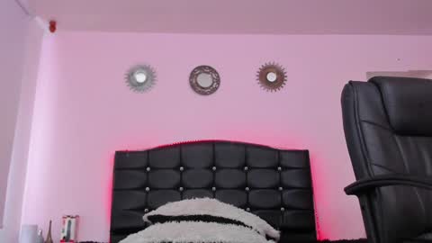 Abbigail Fuster  online show from 01-31-25, 05:10