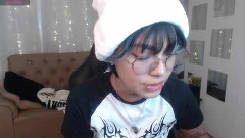 Snapshot of abbiross chatting on 12-13-24, 07:43 Abbi online show from 12-13-24, 07:43