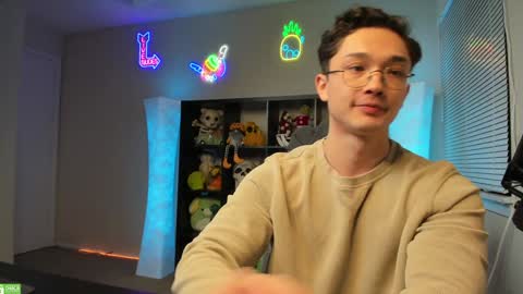 Snapshot of abbuddy920236 chatting on 12-11-24, 05:10 buddy online show from 12-11-24, 05:10