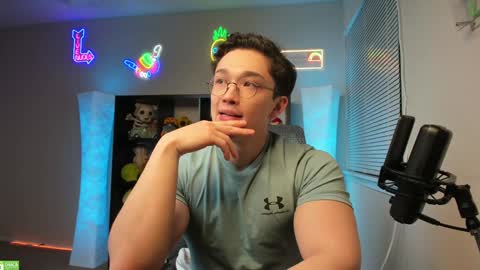 Snapshot of abbuddy920236 chatting on 12-12-24, 05:20 buddy online show from 12-12-24, 05:20