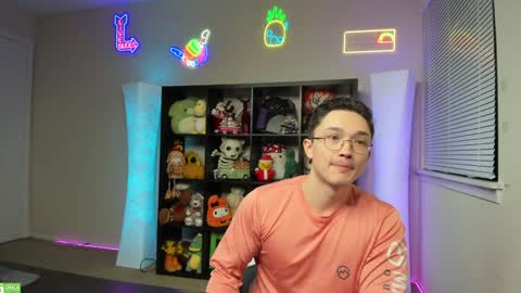 Snapshot of abbuddy920236 chatting on 01-16-25, 05:11 buddy online show from 01-16-25, 05:11