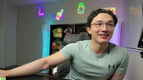 Snapshot of abbuddy920236 chatting on 11-06-25, 04:13 buddy online show from 11-06-25, 04:13