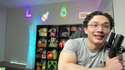 Snapshot of abbuddy920236 chatting on 11-07-25, 04:45 buddy online show from 11-07-25, 04:45