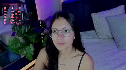 Snapshot of abby_dreamss chatting on 06-12-26, 11:42 Abby online show from 06-12-26, 11:42