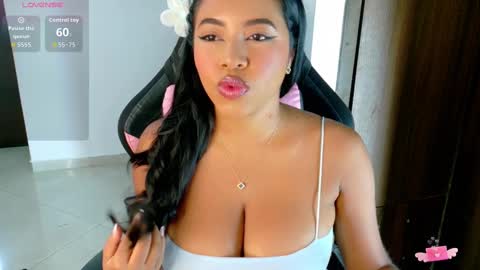 Snapshot of abby_tits chatting on 09-21-25, 06:09 ABBY online show from 09-21-25, 06:09