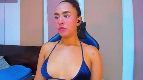 Snapshot of abbyblairs3 chatting on 01-11-26, 04:17 ---Abby--- online show from 01-11-26, 04:17