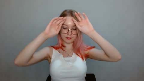 Snapshot of abbymoore__ chatting on 12-11-24, 11:08 Abby Lovense is active online show from 12-11-24, 11:08