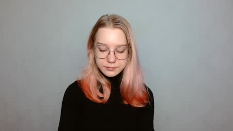 Snapshot of abbymoore__ chatting on 12-26-24, 10:59 Abby Lovense is active online show from 12-26-24, 10:59