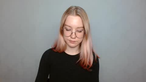 Snapshot of abbymoore__ chatting on 12-29-24, 12:45 Abby Lovense is active online show from 12-29-24, 12:45