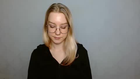 Snapshot of abbymoore__ chatting on 01-28-25, 01:05 Abby Lovense is active online show from 01-28-25, 01:05