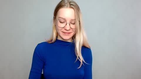 Snapshot of abbymoore__ chatting on 02-19-25, 10:34 Abby Lovense is active online show from 02-19-25, 10:34