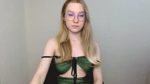 Abby Lovense is active online show from 06-24-26, 10:14
