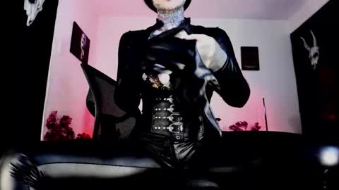 Abby online show from 11-19-25, 02:00