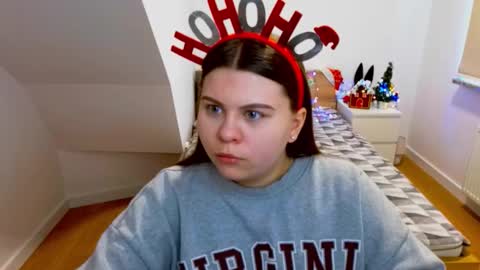 Snapshot of abbyvibe chatting on 12-18-25, 10:43 abbyvibe online show from 12-18-25, 10:43