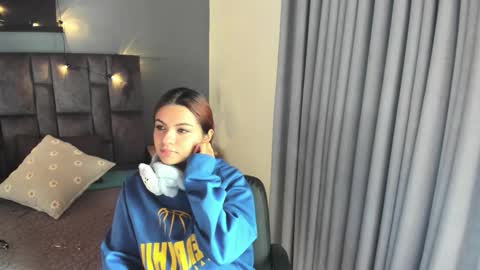 Snapshot of abbywathson chatting on 09-18-25, 08:22 A B B Y online show from 09-18-25, 08:22