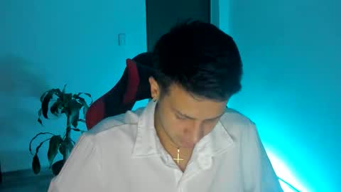 Independence model AbelAsburgo online show from 12-21-25, 06:31