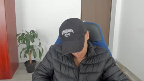 Independence model AbelAsburgo online show from 01-13-26, 07:08