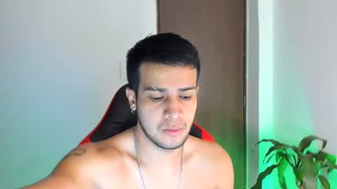 Snapshot of abelasburgo chatting on 06-17-26, 05:10 Independence model AbelAsburgo online show from 06-17-26, 05:10
