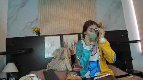 Snapshot of abella_as chatting on 09-12-25, 02:17 Abella online show from 09-12-25, 02:17