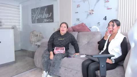 Snapshot of abella_as chatting on 10-09-25, 02:04 Abella online show from 10-09-25, 02:04