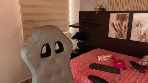 Snapshot of abella_as chatting on 10-10-25, 02:16 Abella online show from 10-10-25, 02:16