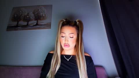 Snapshot of abella_soleill chatting on 02-02-26, 06:34 abella_soleill online show from 02-02-26, 06:34