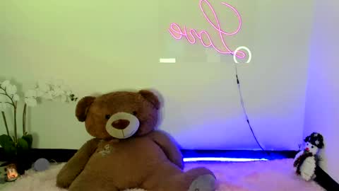  Abella and Kendra  online show from 01-04-25, 10:13