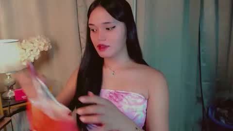 Snapshot of abetterchristine chatting on 12-17-25, 12:33 Abetterchristine online show from 12-17-25, 12:33